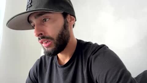 Snapshot of doingmek9 chatting on 10/27/25, 02:32 doingmek9 online show from 10/27/25, 02:32