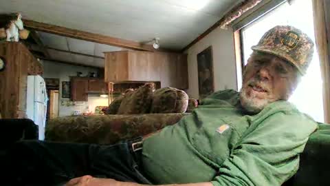 Snapshot of doingmyself69 chatting on 09/23/25, 09:29 doingmyself69 online show from 09/23/25, 09:29