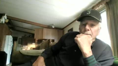 Snapshot of doingmyself69 chatting on 09/30/25, 08:14 doingmyself69 online show from 09/30/25, 08:14