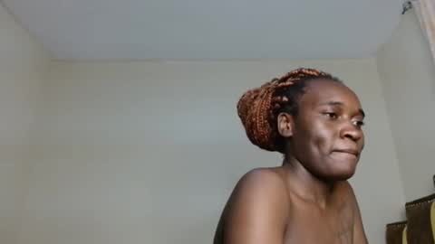 Snapshot of dolce_amber chatting on 11/21/25, 10:19 Dolce online show from 11/21/25, 10:19