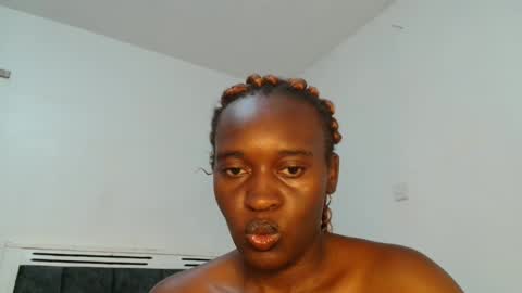 Snapshot of dolce_amber chatting on 11/22/25, 10:47 Dolce online show from 11/22/25, 10:47