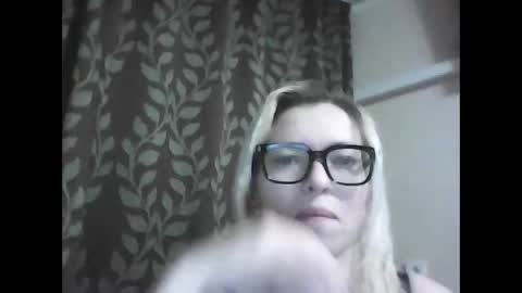 dolce_tempt online show from 12/17/25, 06:47