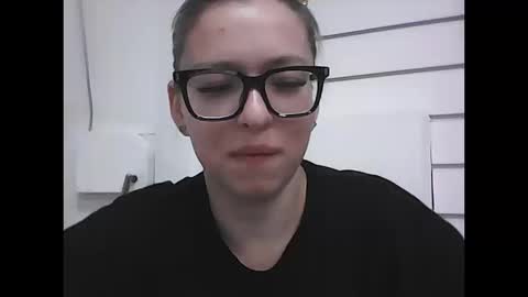 dolce_tempt online show from 12/23/25, 08:34