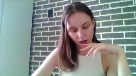 dolcezza_ online show from 04/23/26, 12:29
