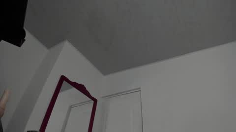 Ludika Santiago online show from 12/04/24, 05:00