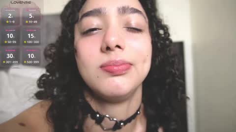 Snapshot of doll4you_ chatting on 12/16/24, 08:31 Alice y Ros online show from 12/16/24, 08:31