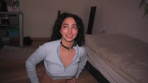 Snapshot of doll4you_ chatting on 11/11/25, 02:39 Alice y Ros online show from 11/11/25, 02:39