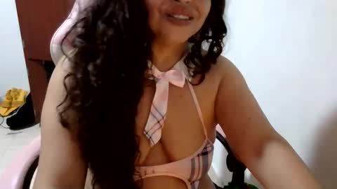 Snapshot of doll78latin chatting on 06/08/26, 04:57 doll78latin online show from 06/08/26, 04:57