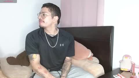 Auro and Santiago online show from 12/05/24, 03:59