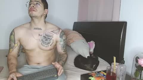 Auro and Santiago online show from 01/22/25, 03:41