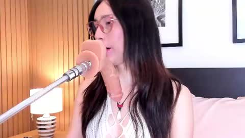 Bella  online show from 07/08/26, 07:51