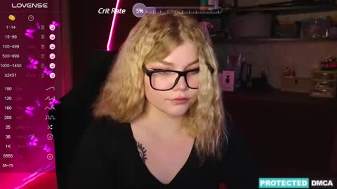 Snapshot of doll_chloe_ chatting on 12/04/24, 11:24 Chloe online show from 12/04/24, 11:24