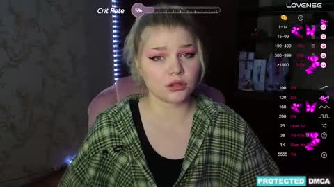 Snapshot of doll_chloe_ chatting on 12/14/24, 01:05 Chloe online show from 12/14/24, 01:05