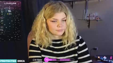 Snapshot of doll_chloe_ chatting on 12/19/24, 05:08 Chloe online show from 12/19/24, 05:08