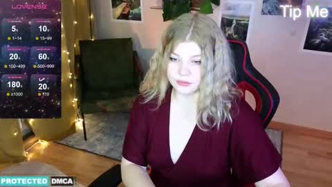 Snapshot of doll_chloe_ chatting on 01/04/25, 06:51 Chloe online show from 01/04/25, 06:51