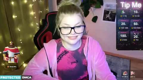 Snapshot of doll_chloe_ chatting on 01/05/25, 03:34 Chloe online show from 01/05/25, 03:34