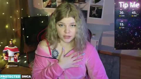 Snapshot of doll_chloe_ chatting on 01/13/25, 07:00 Chloe online show from 01/13/25, 07:00