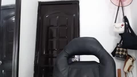 doll_dollys_ online show from 01/10/25, 03:58