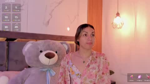 doll_isa_ online show from 04/05/26, 08:39