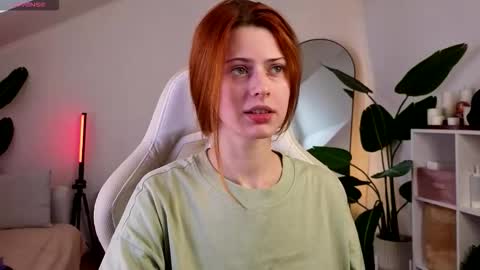 Your doll Lesli online show from 10/25/25, 09:28