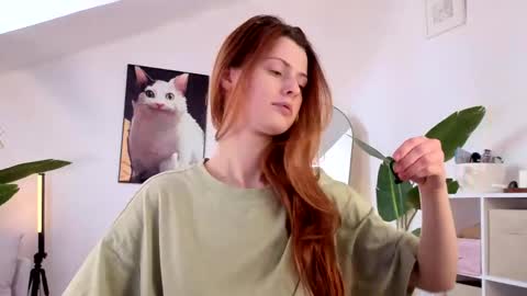 Your doll Lesli online show from 04/18/26, 01:04