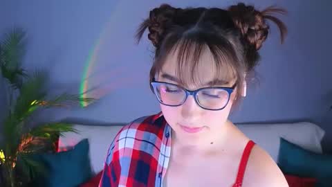 Tessa online show from 10/17/25, 02:30