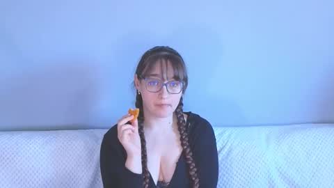 Snapshot of doll_tessa chatting on 04/22/26, 02:51 Tessa online show from 04/22/26, 02:51