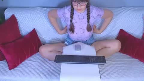 Tessa online show from 07/08/26, 04:11