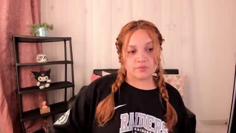 Roxana  independent model can you help me reach 100 hands up uwu online show from 02/01/25, 01:02