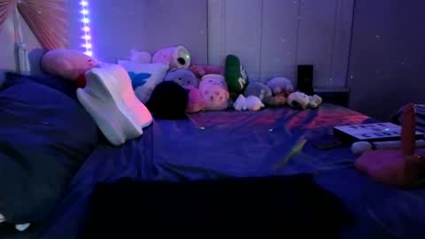 DOLLLFACE online show from 12/30/24, 10:21