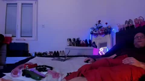 dolly2425 online show from 04/04/26, 11:46