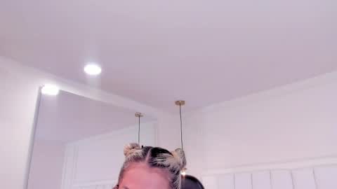 dolly walker online show from 05/02/26, 02:27