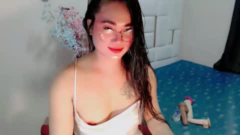 YUMEE online show from 09/16/25, 01:01