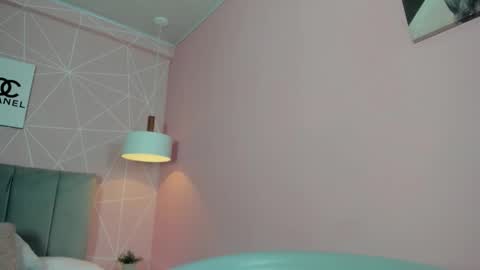 Call me Zoe  online show from 11/21/25, 12:21