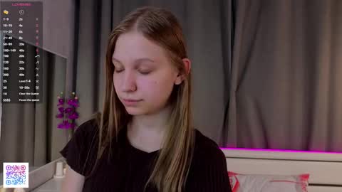 Emilia online show from 10/15/25, 06:08