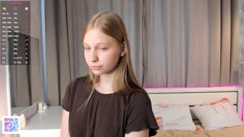 Emilia online show from 10/30/25, 04:47