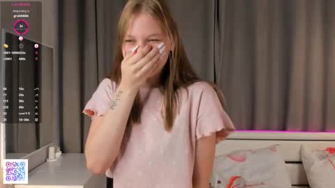 Emilia online show from 11/02/25, 04:04