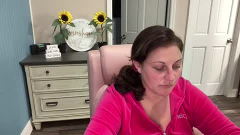 Dolly online show from 02/28/25, 01:47