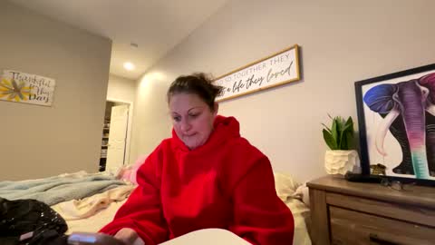 Dolly online show from 03/02/25, 12:20