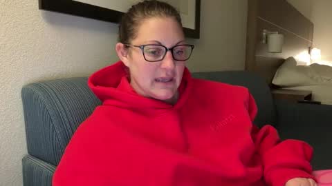 Dolly online show from 03/11/25, 01:56