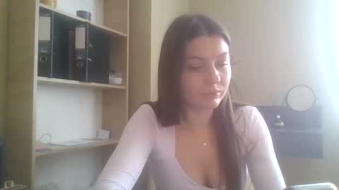 DollyRoma online show from 10/30/25, 08:49