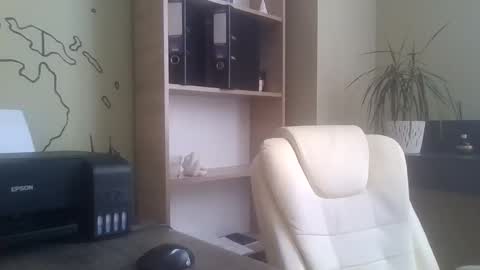 DollyRoma online show from 11/24/25, 09:53