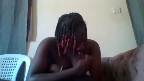 dollyvee online show from 11/11/25, 12:16