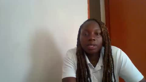 dollyvee online show from 04/21/26, 12:44