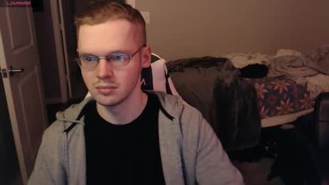 Snapshot of doloresman chatting on 02/14/25, 12:51 doloresman online show from 02/14/25, 12:51