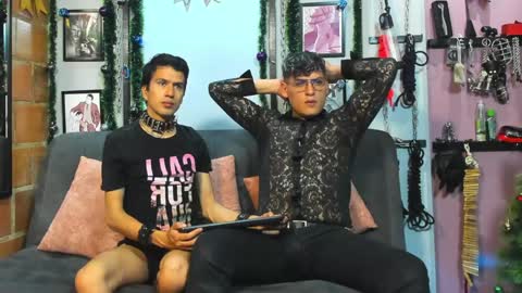 Snapshot of dom2travelers_sm chatting on 12/29/24, 09:52 Diego Castell online show from 12/29/24, 09:52