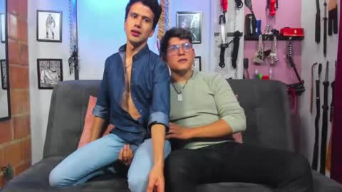 Snapshot of dom2travelers_sm chatting on 03/08/25, 07:53 Diego Castell online show from 03/08/25, 07:53