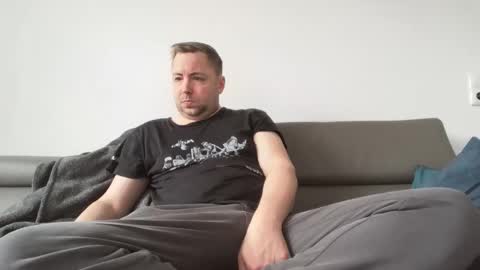 dombio_12 online show from 04/12/26, 11:04