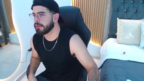 Snapshot of domboy_ chatting on 05/17/26, 08:05 domboy online show from 05/17/26, 08:05