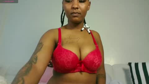 Snapshot of domecesy chatting on 05/22/26, 11:49 Amarie noels online show from 05/22/26, 11:49